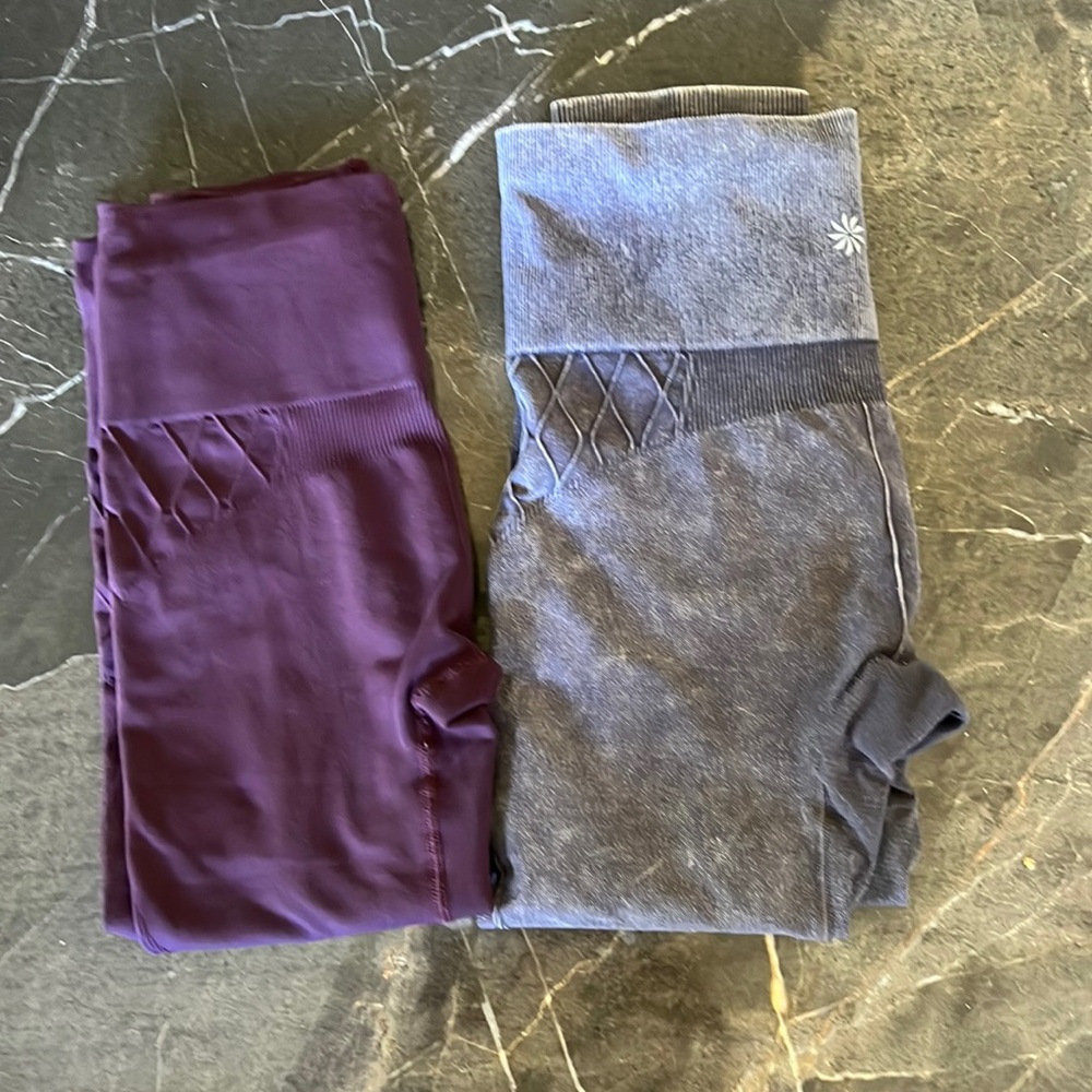 SOLDAthleta Yoga Pants Leggings Tights High Rise Cropped Small Medium EUC Purple - Picture 1 of 16